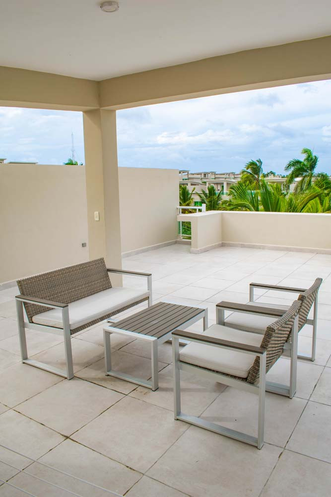 The penthouse terrace at Beach Apartamentos in Playa Palmera